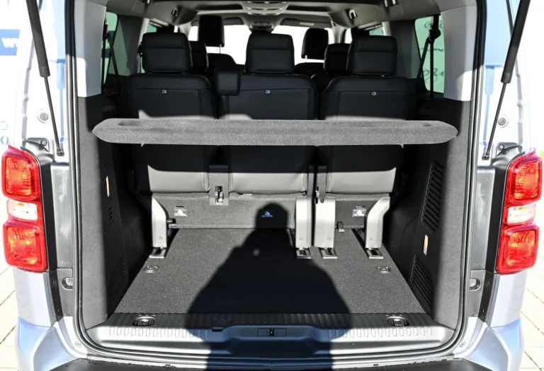 Peugeot Traveller TRAVELLER BUSINESS VIP L3 BlueHDi 180 2.2  EAT8 | Begam Trnava