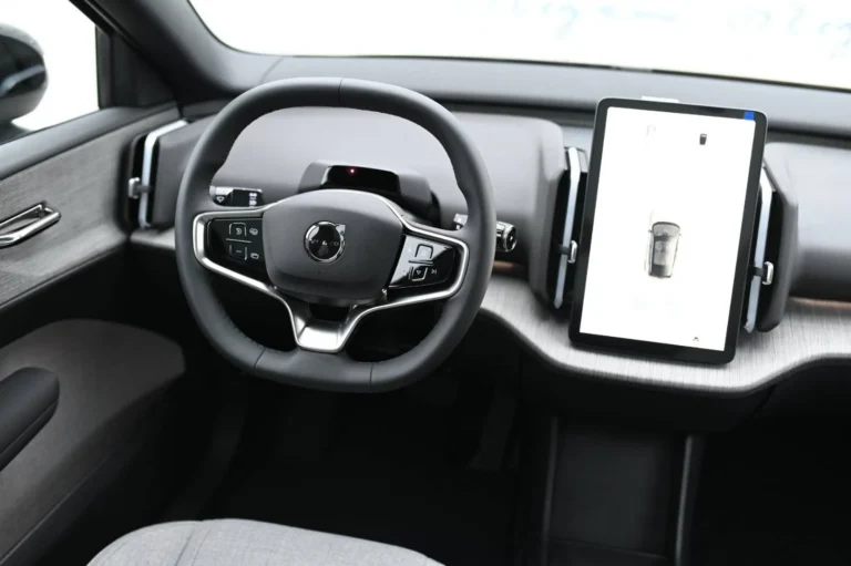 Volvo EX30 Single Motor ULTRA  extended range | Begam Trnava