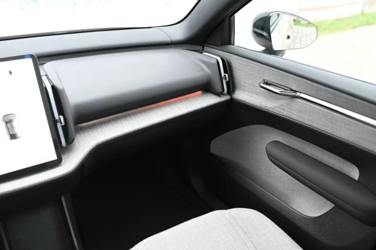 Volvo EX30 Single Motor ULTRA  extended range | Begam Trnava