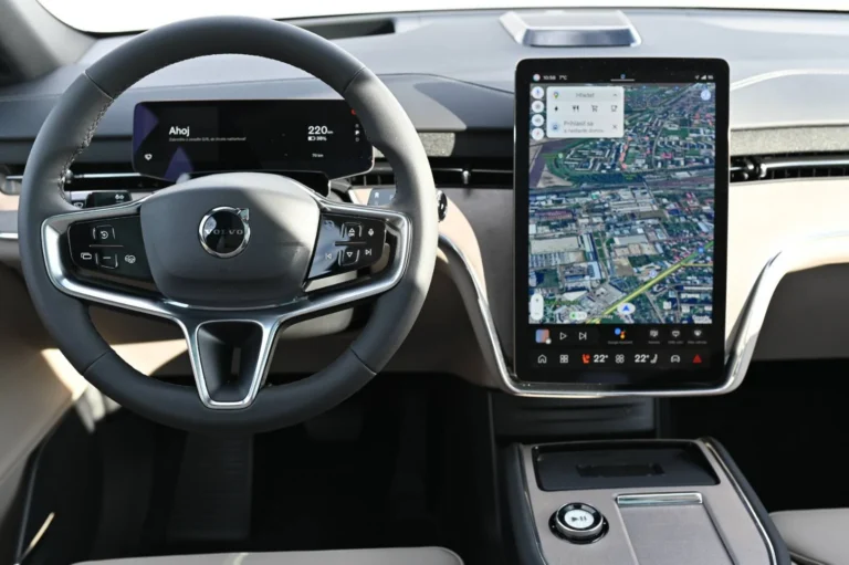 Volvo EX90 Twin Motor Performance 111 kWh Ultra AWD 7-miest | Begam Trnava