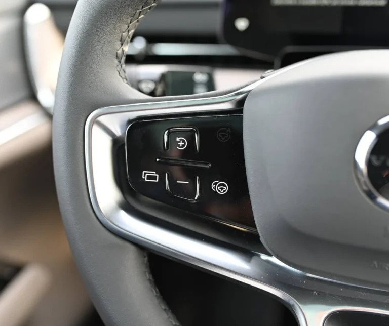 Volvo EX90 Twin Motor Performance 111 kWh Ultra AWD 7-miest | Begam Trnava