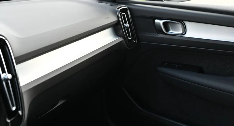 Volvo XC40 B3 (P) CORE | Begam Trnava