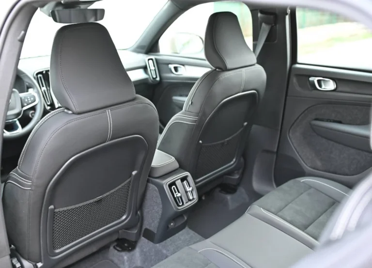 Volvo XC40 B3 (P) CORE | Begam Trnava