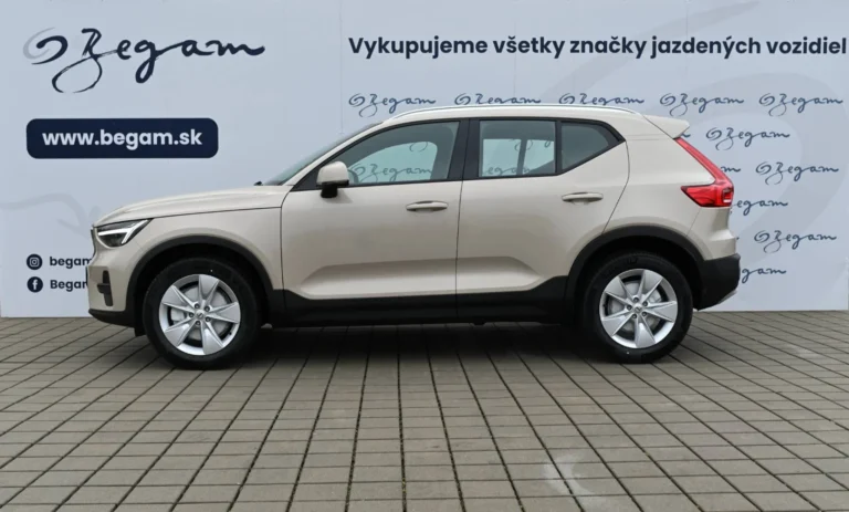 Volvo XC40 B3 (P) CORE | Begam Trnava