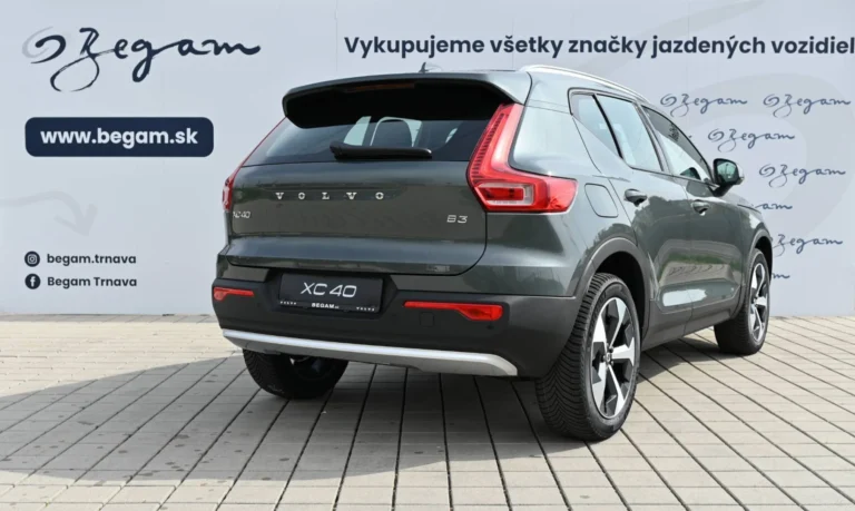 Volvo XC40 B3 (P) CORE | Begam Trnava