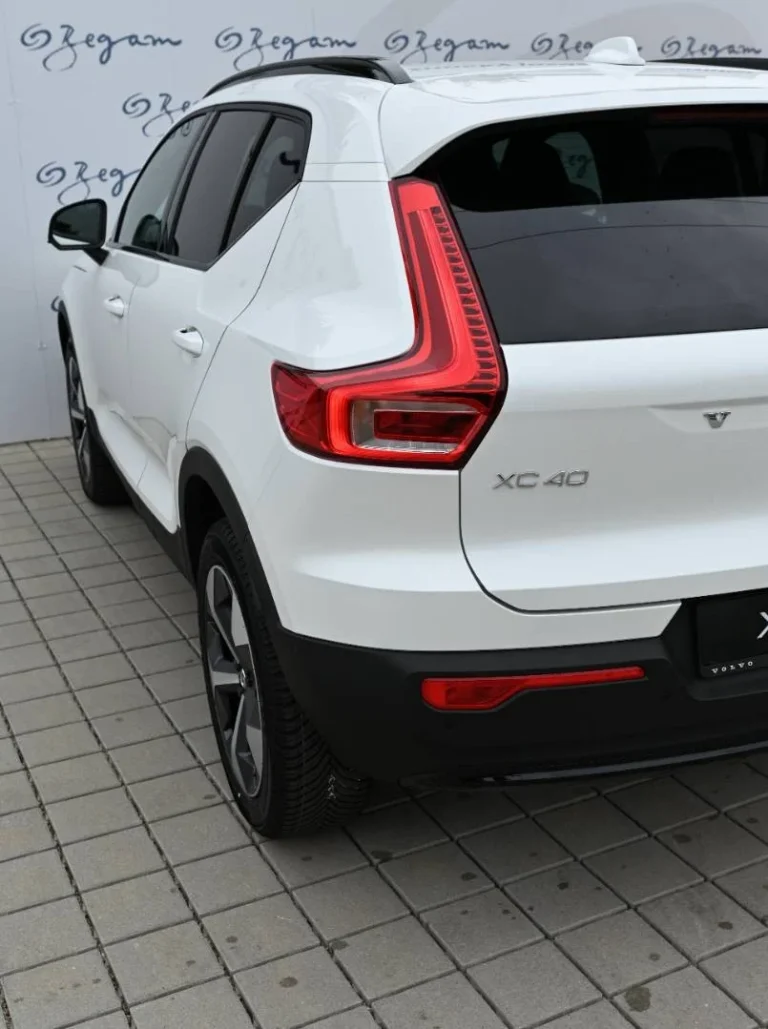 Volvo XC40 B3 (P) PLUS MHEV, Ťažné, 360, LED Matrix, Celoročné pneu. | Begam Trnava