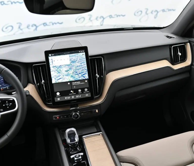 Volvo XC60 B5 (P) CORE | Begam Trnava