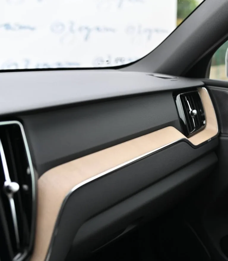 Volvo XC60 B5 (P) CORE | Begam Trnava