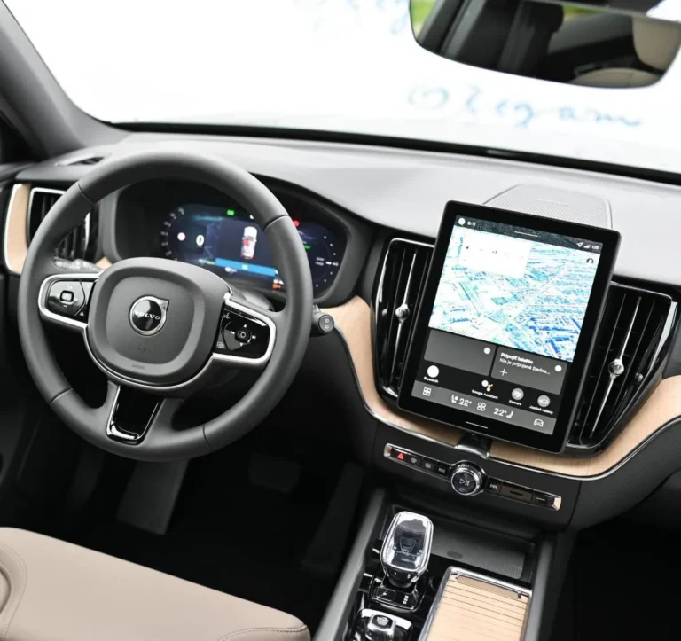 Volvo XC60 B5 (P) CORE | Begam Trnava