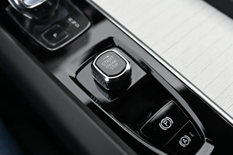 Volvo XC60 B5 (P) PLUS | Begam Trnava