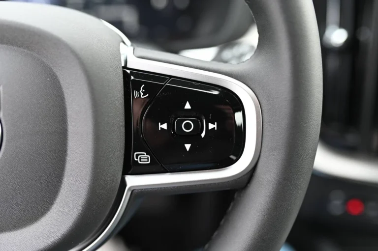 Volvo XC60 B5 (P) PLUS | Begam Trnava