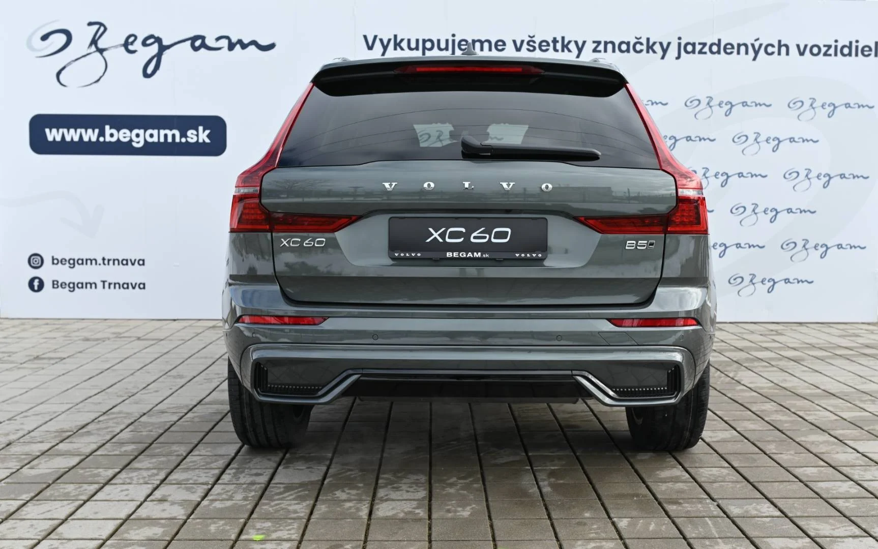 Volvo XC60 B5 (P) PLUS DARK AWD | Begam Trnava