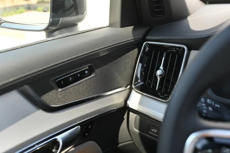Volvo XC90 B5 (P) AWD AT8 CORE | Begam Trnava