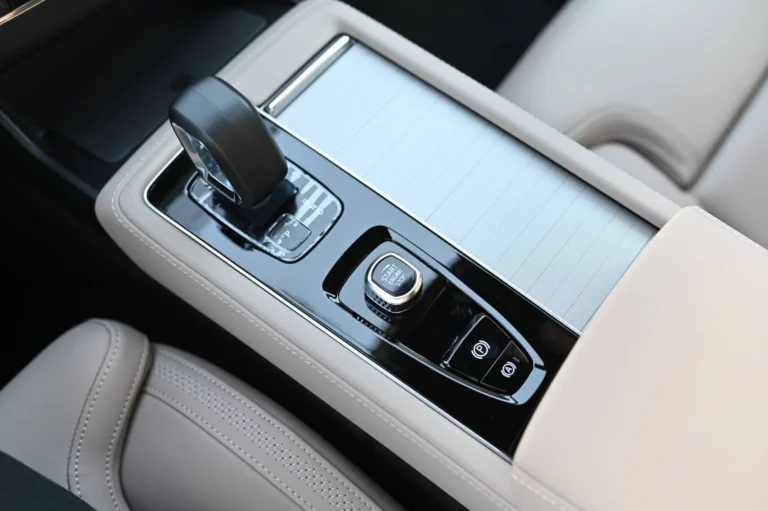Volvo XC90 B5 (P) AWD AT8 CORE | Begam Trnava