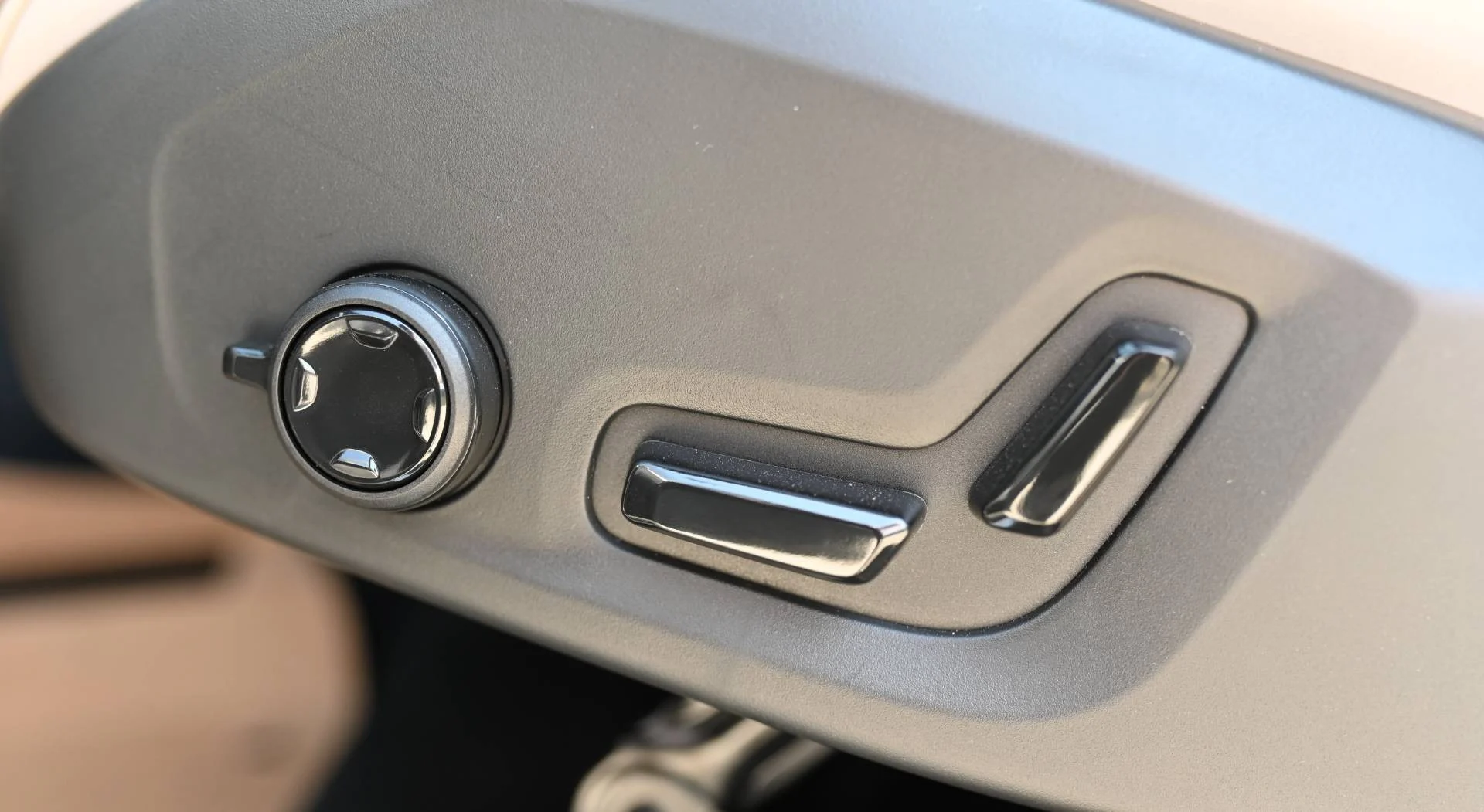 Volvo XC90 B5 (P) AWD AT8 CORE | Begam Trnava