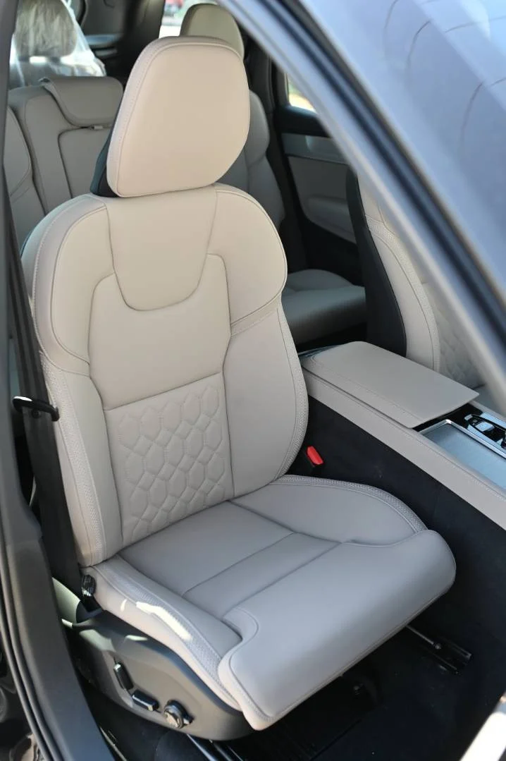 Volvo XC90 B5 (P) AWD AT8 CORE | Begam Trnava