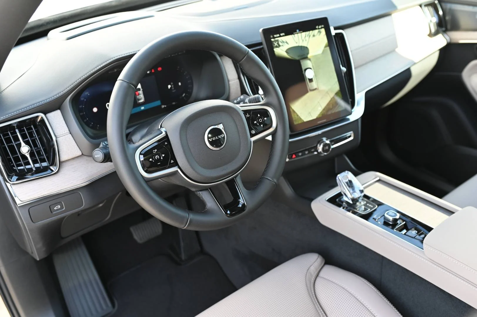Volvo XC90 B5 (P) PLUS BRIGHT 7S AWD | Begam Trnava