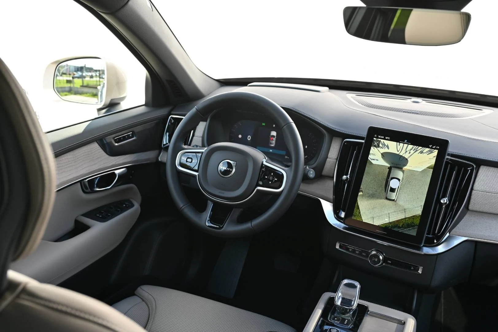 Volvo XC90 B5 (P) PLUS BRIGHT 7S AWD | Begam Trnava
