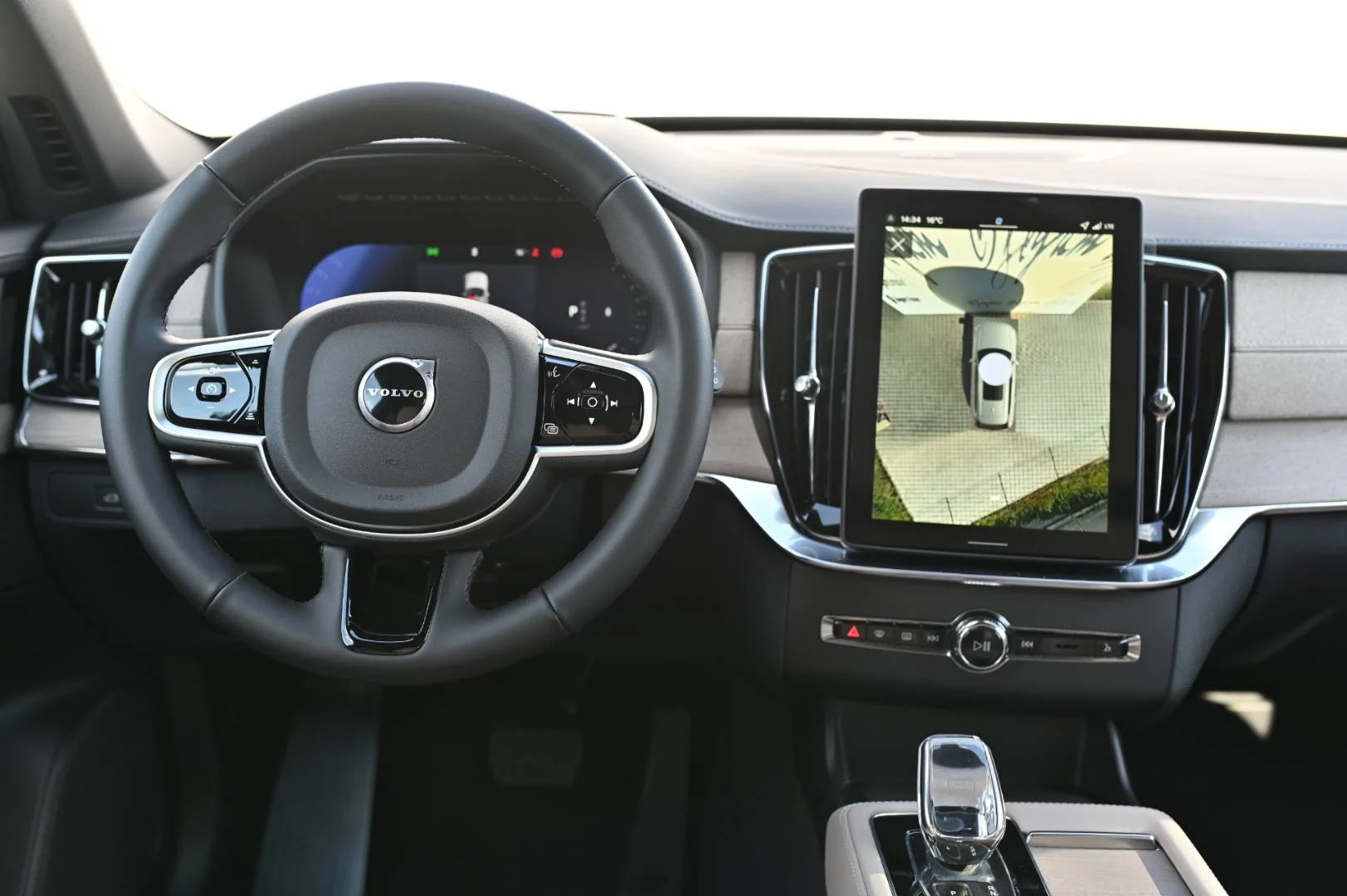 Volvo XC90 B5 (P) PLUS BRIGHT 7S AWD | Begam Trnava