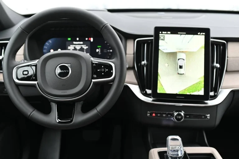 Volvo XC90 T8 (P) PHEV Plus Bright | Begam Trnava