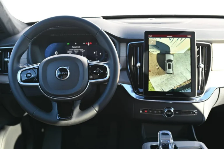 Volvo XC90 T8 (P) PHEV Plus Bright | Begam Trnava
