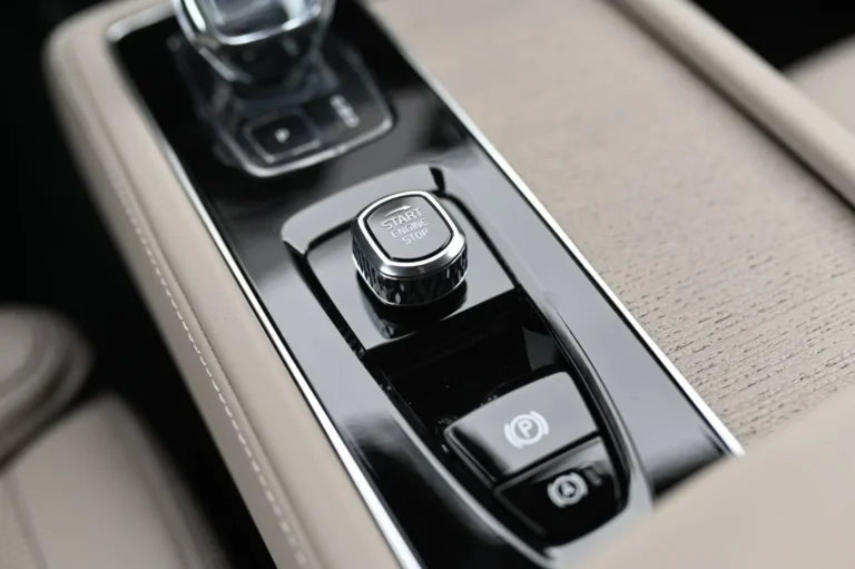 Volvo XC90 T8 (P) PHEV Plus Bright | Begam Trnava