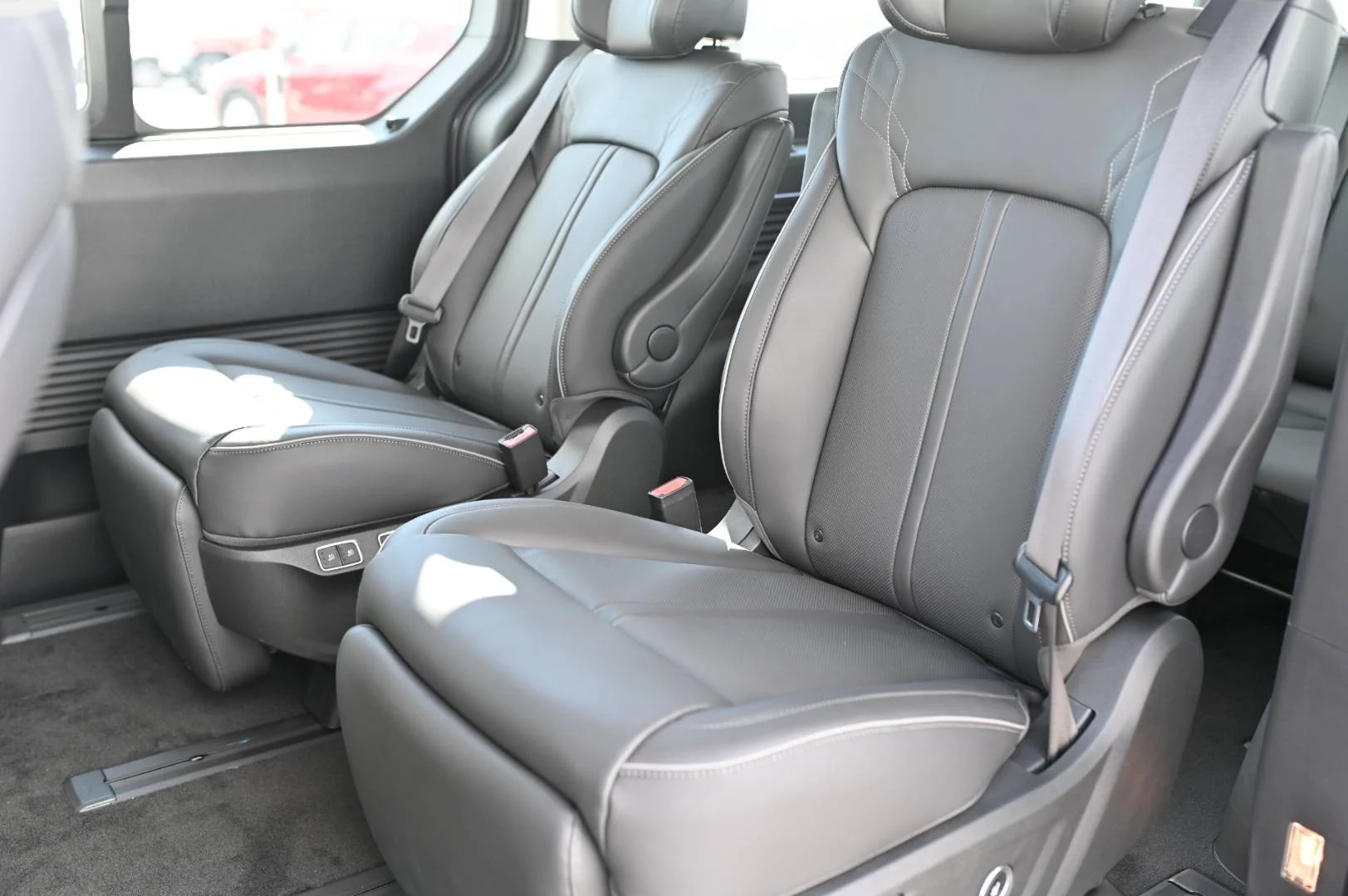 Hyundai Staria 1,6T-GDi HEV Luxury 7S 4x2 6AT | Begam Trnava