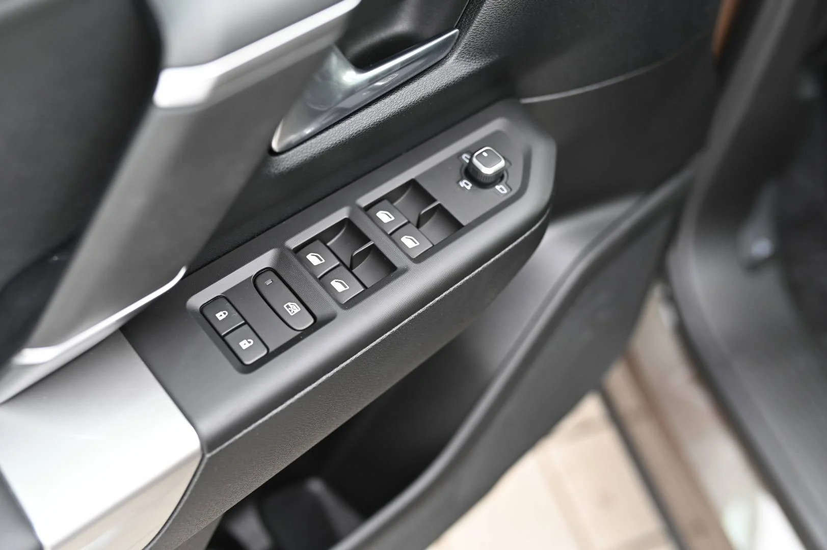 Jeep Compass 1.2T e-Hybrid FIRST EDITION 145K 6-EDCT | Begam Trnava