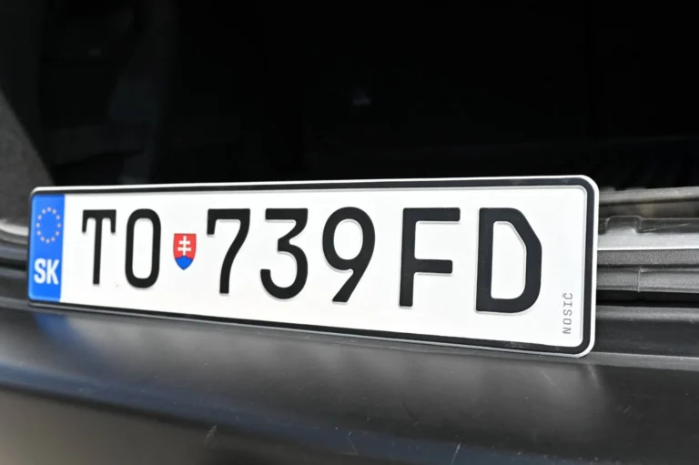 Peugeot 2008 1.2 PureTech 110 E6.2 Allure A/T | Begam Trnava