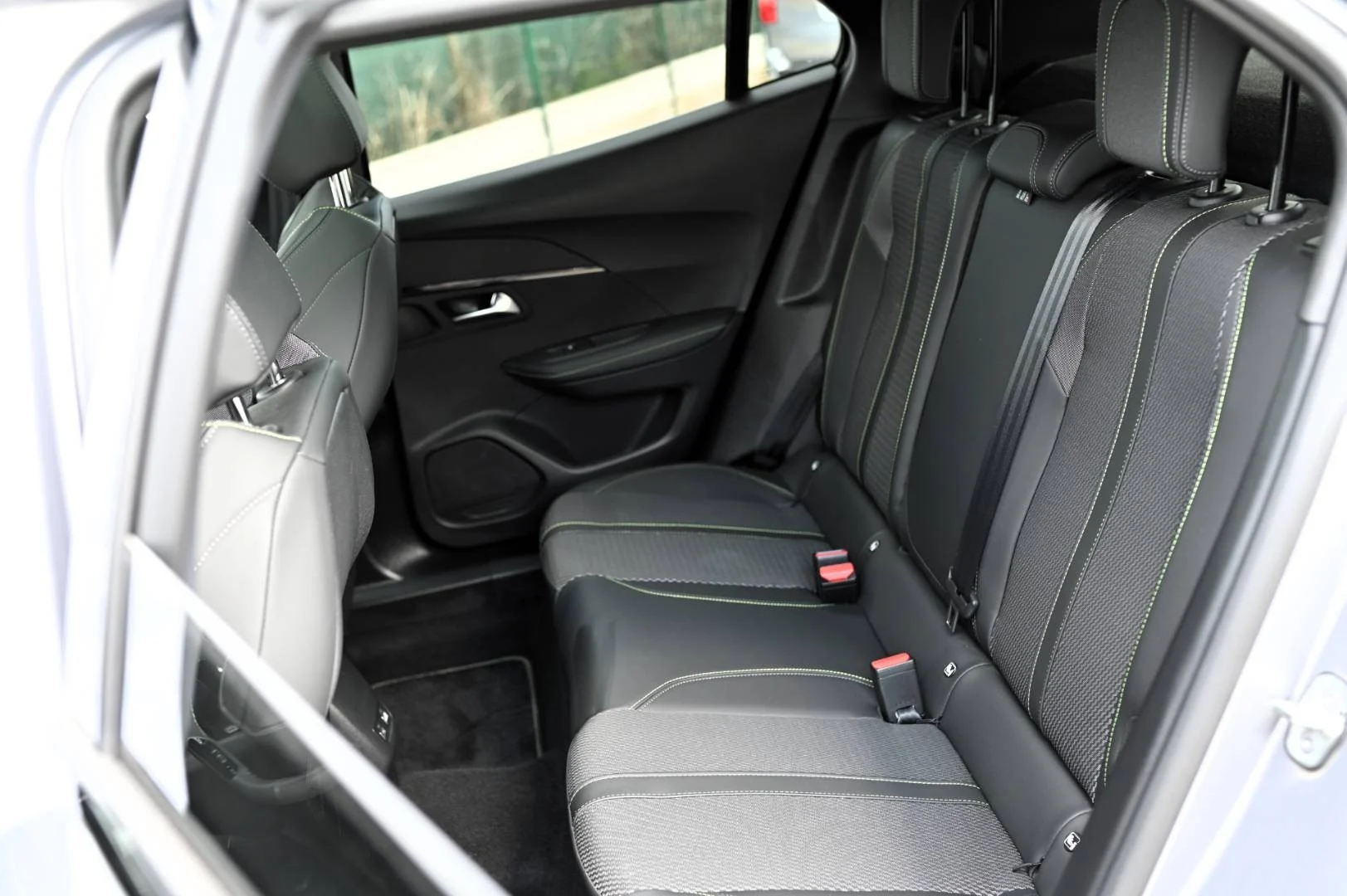 Peugeot 2008 1.2 PureTech 130 GT EAT8 | Begam Trnava