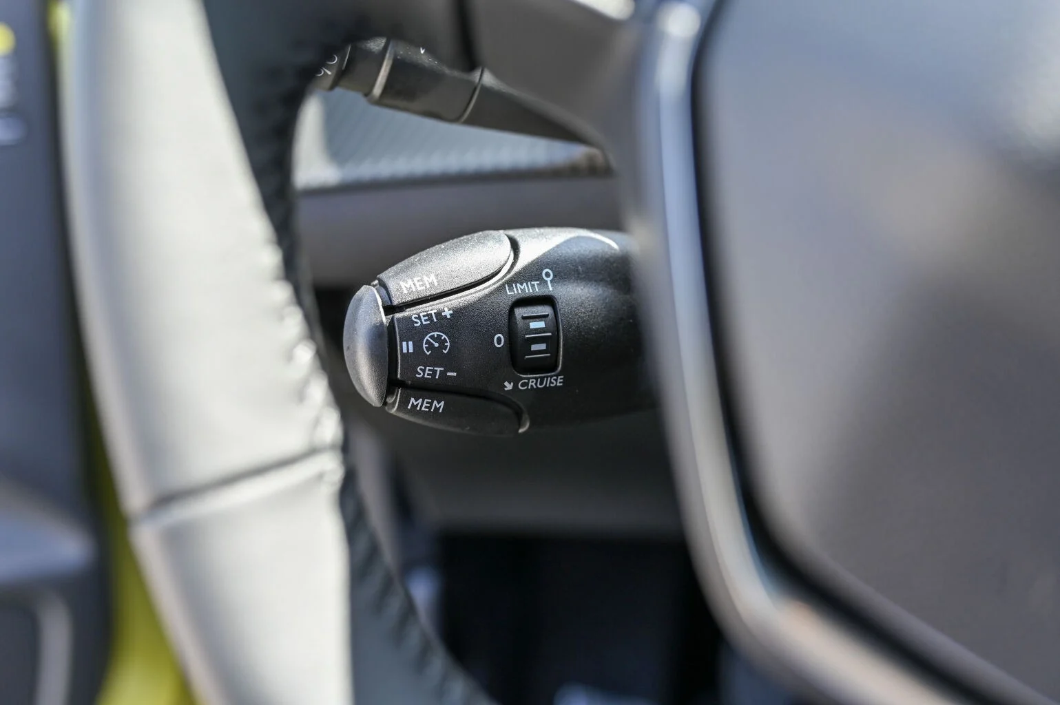 Peugeot 208 ALLURE  PureTech 100k BVM6 | Begam Trnava