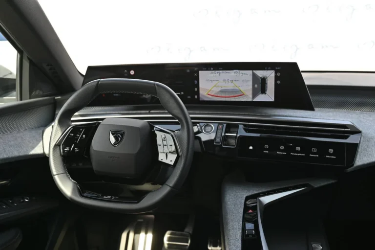 Peugeot 3008 GT eDCS6 | Begam Trnava
