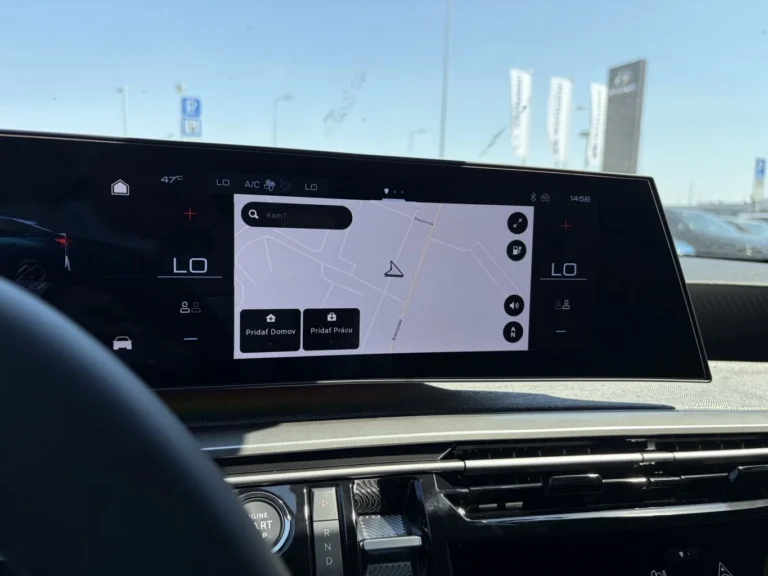 Peugeot 3008 E-3008 ALLURE Electric Long Range 230k 97 kWh | Begam Trnava
