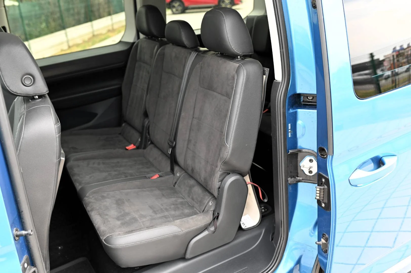 Volkswagen Caddy Maxi 2.0 TDI SCR Style DSG | Begam Trnava