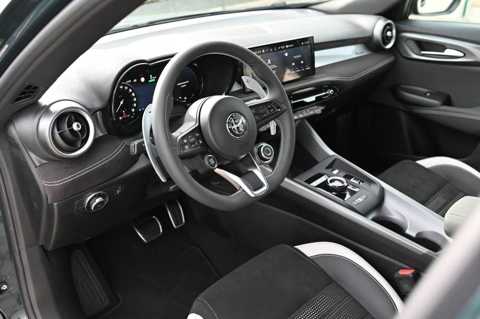 Alfa Romeo Tonale SPORT SPECIALE 1.5T IBRIDA DCT7 | Begam Trnava