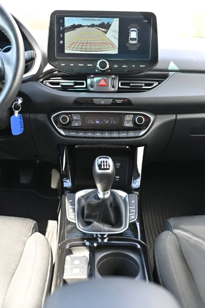 Hyundai i30 CW 1.5T-GDi MHEV, 6MT, FAMILY, MY25, 103kW | Begam Trnava