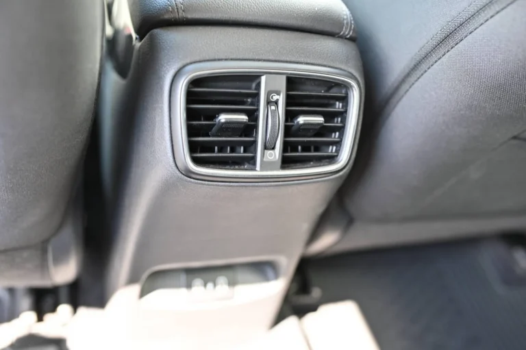 Hyundai i30 CW 1.5T-GDi MHEV, 6MT, FAMILY, MY25, 103kW | Begam Trnava