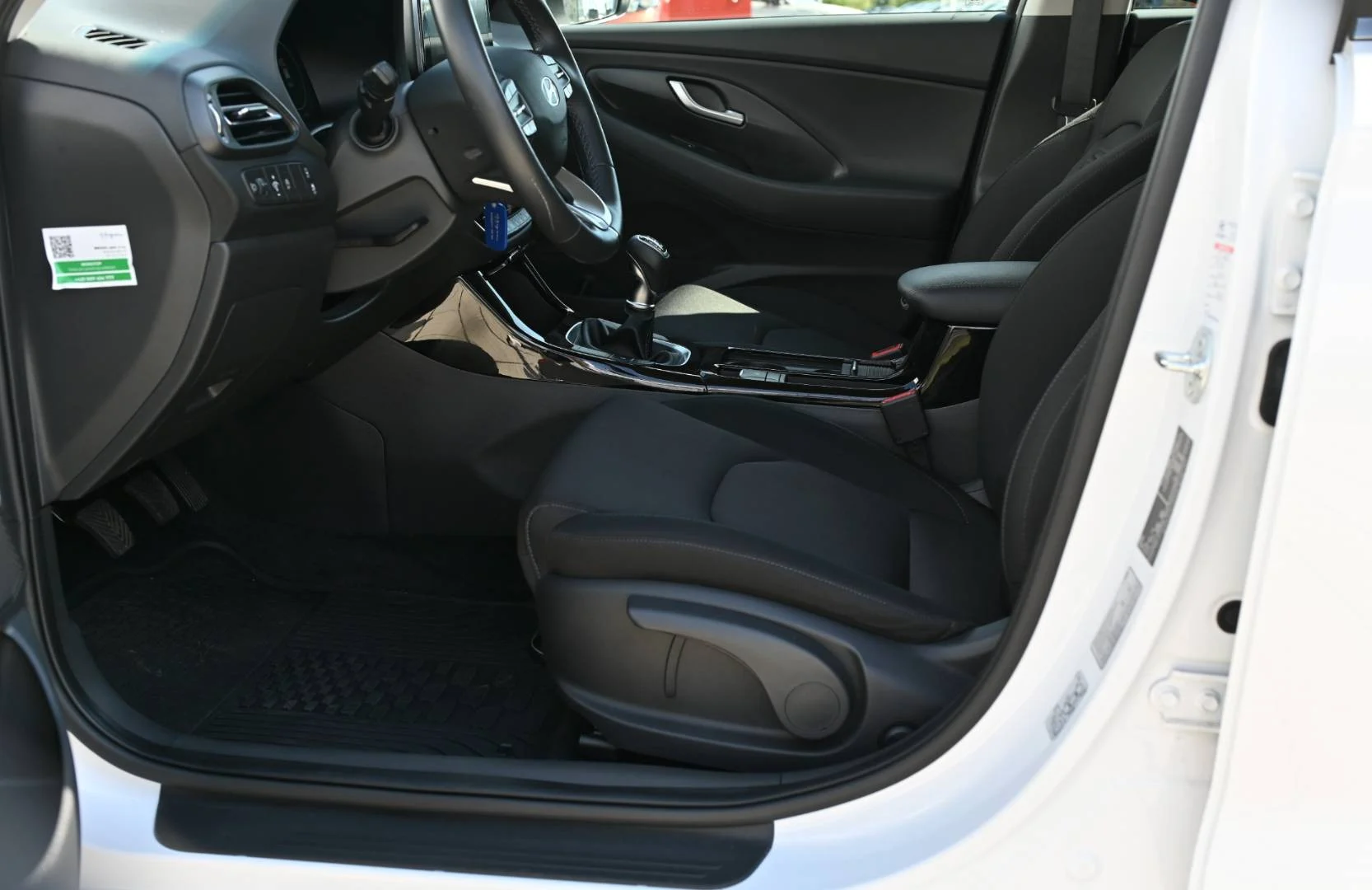 Hyundai i30 CW 1.5T-GDi MHEV, 6MT, FAMILY, MY25, 103kW | Begam Trnava
