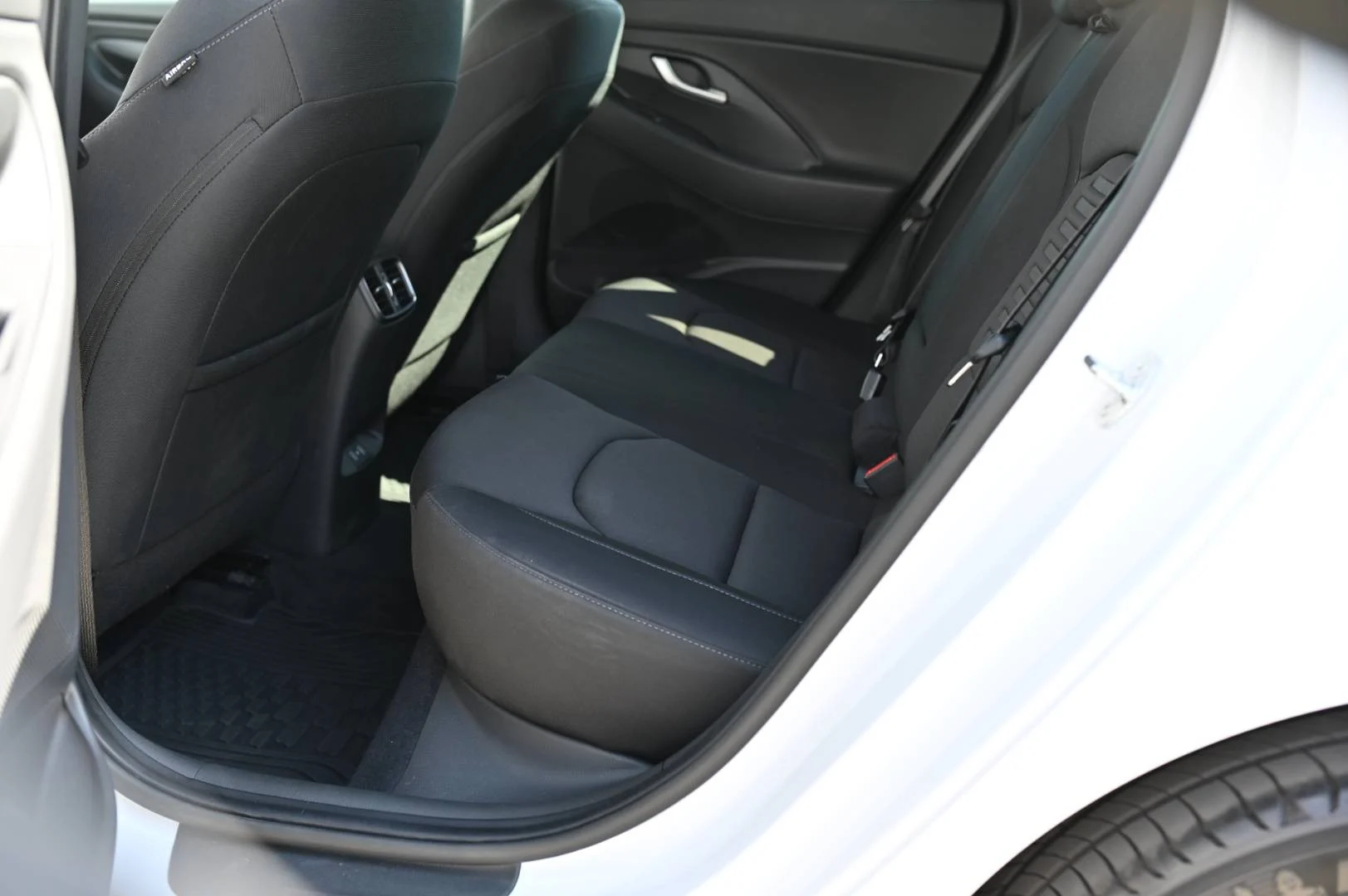 Hyundai i30 CW 1.5T-GDi MHEV, 6MT, FAMILY, MY25, 103kW | Begam Trnava