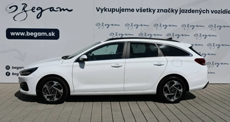 Hyundai i30 CW 1.5T-GDi MHEV, 6MT, FAMILY, MY25, 103kW | Begam Trnava