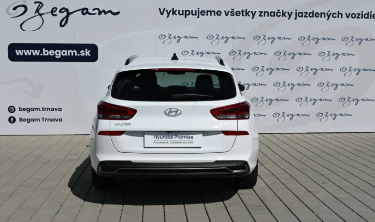 Hyundai i30 CW 1.5T-GDi MHEV, 6MT, FAMILY, MY25, 103kW | Begam Trnava