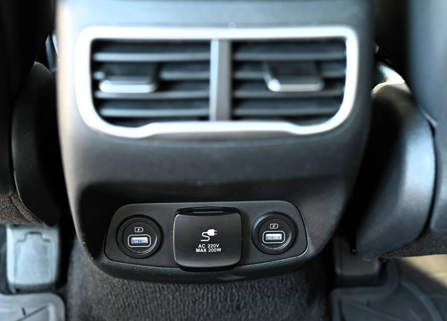 Hyundai Santa Fe 1.6 T-GDi HEV Premium 4x4 A/T | Begam Trnava