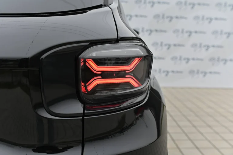 Jeep Avenger Elektro 54 kWh SUMMIT + | Begam Trnava
