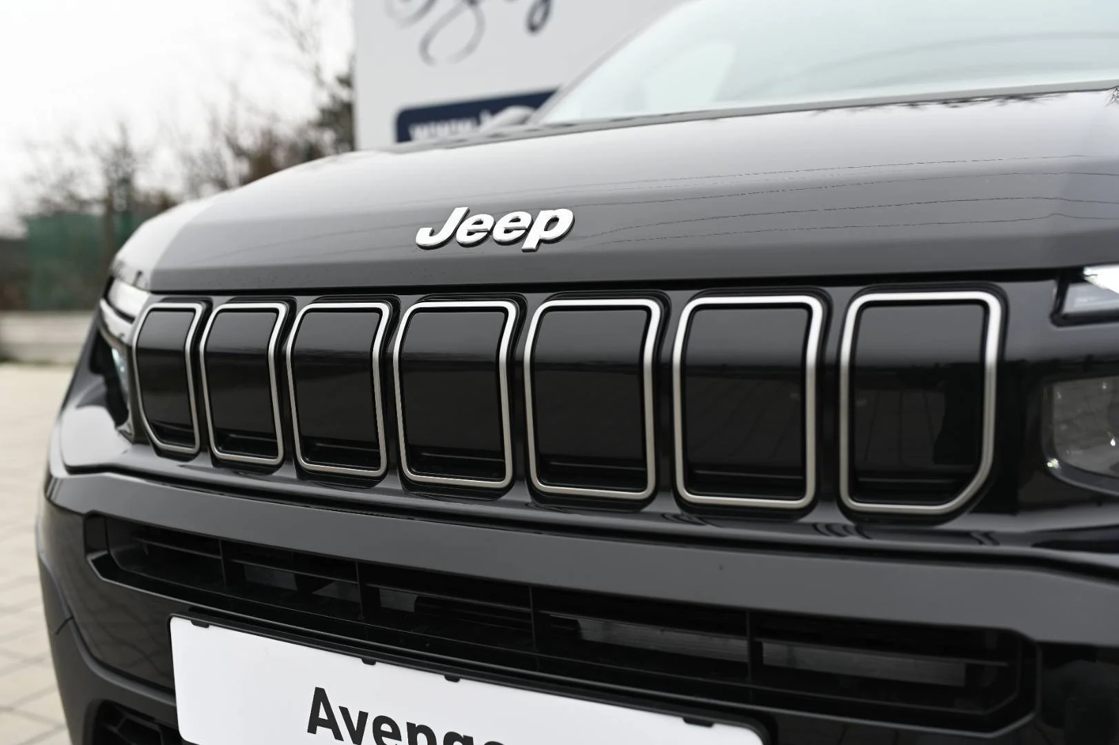 Jeep Avenger Elektro 54 kWh SUMMIT + | Begam Trnava