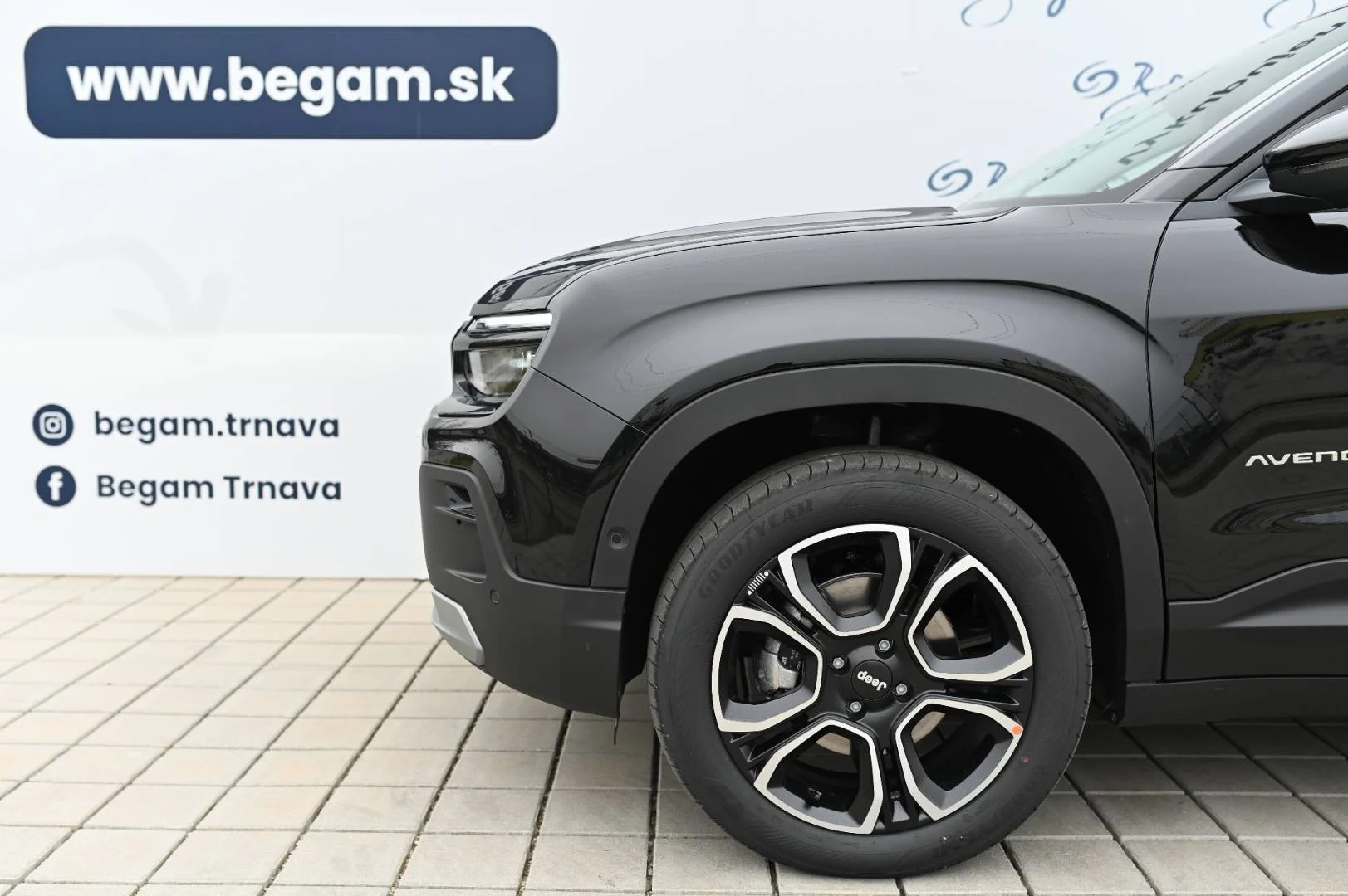 Jeep Avenger Elektro 54 kWh SUMMIT + | Begam Trnava