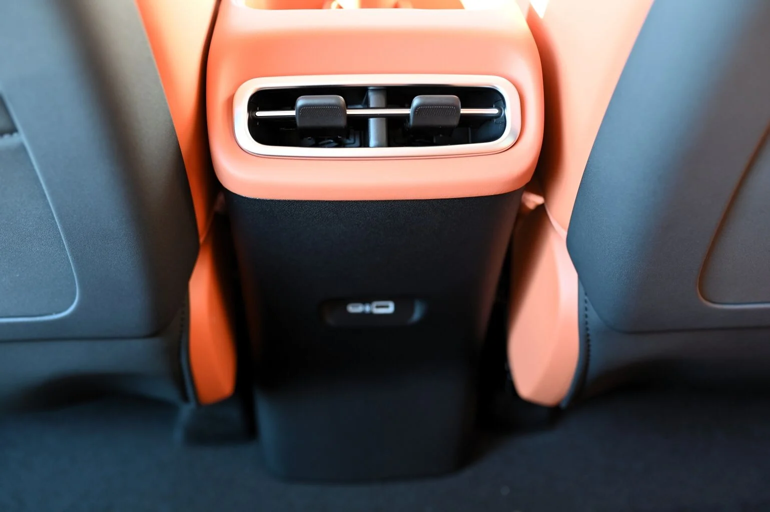 Leapmotor C10 Design 598k AWD 81,9 kWh (800V) | Begam Trnava