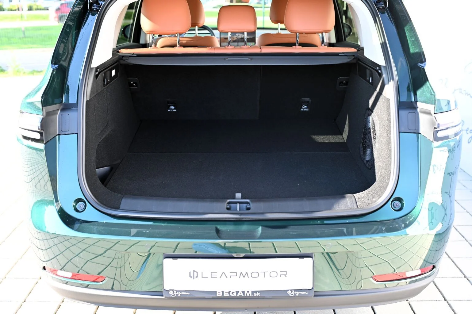 Leapmotor C10 Design 598k AWD 81,9 kWh (800V) | Begam Trnava