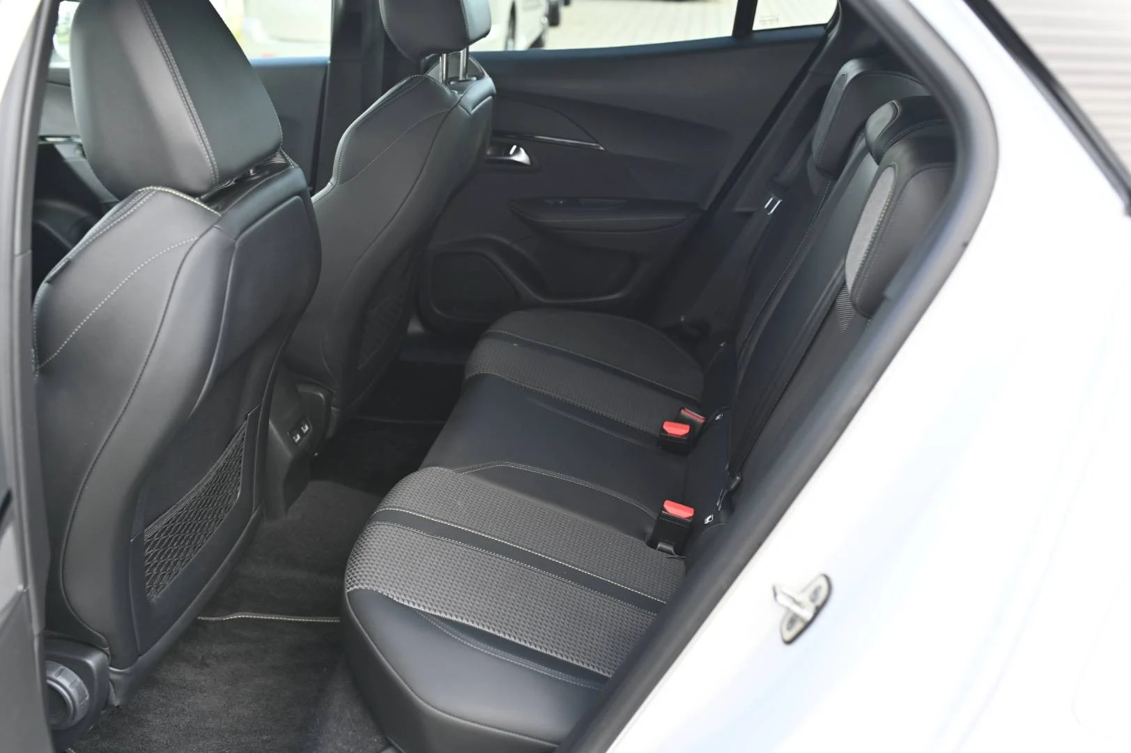 Peugeot 2008 1.5 BlueHDi 130 GT EAT8 | Begam Trnava