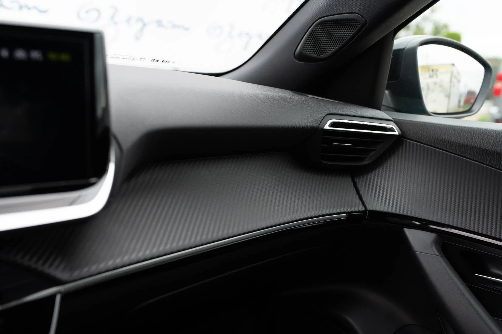 Peugeot 2008 E- Allure 54kWh 115kw | Begam Trnava