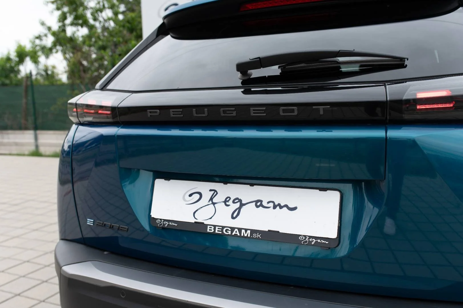 Peugeot 2008 E- Allure 54kWh 115kw | Begam Trnava